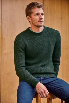 Green Jumper Outfit, Green Sweater Outfit, Mens Green Sweater, Sweater Outfits Men, Mens Smart Casual Outfits, Jumper Outfit, Best Mens Fashion, Usa Outfit