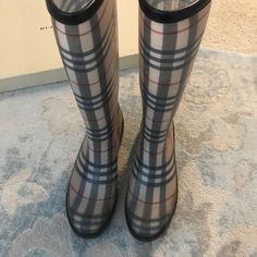 Euc As Shown In The Picture, Worn Once. Runs Smaller Than Actual Size, Fits Those Who Wear A Size 6 Or 6.5 Burberry Rain Boots, Burberry Shoes, Winter Rain, The Picture, Rain Boots, Black And Brown, Burberry, Size 7, Size 6