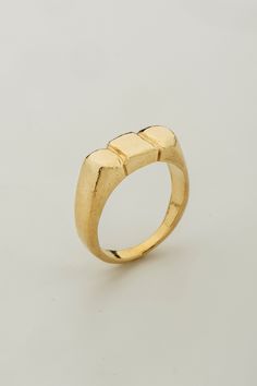 Unique statement pinky ring, inspired by geometric tribal shapes. This men and women ring has a gorgeous rustic texture. The ring can be the perfect unique statement pinky ring, but will suite beautifully any finger! You can order this large signet ring in sterling silver, 14k white gold or 14k yellow gold. Add a reusable ring sizer to your purchase in 5$ >> https://etsy.me/2XYTfTX ♥ Geometric signet ring ♥ Available in sterling silver, 14k yellow gold or 14k white gold ♥ Available in all Mens Silver Ring, Silver Pinky Ring, Tiny Gold Earrings, Mens Pinky Ring, Small Gold Hoop Earrings, Antique Silver Rings, Rustic Rings, Rustic Texture, Unique Women