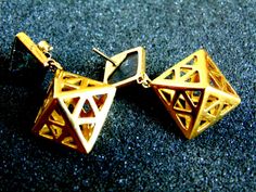 Stunning women's geometric earrings. They are made completely out of 18k gold (aka gold 750 each piece is stamped), with pyramid shaped stampstones.... Weight--->19 gramms Length--->4.5 cm Project Board, Classic Earrings, Greek Art, Gold Geometric, Screw Back Earrings, Geometric Earrings, Artisan Jewelry, Pyramid, Geometric Shapes