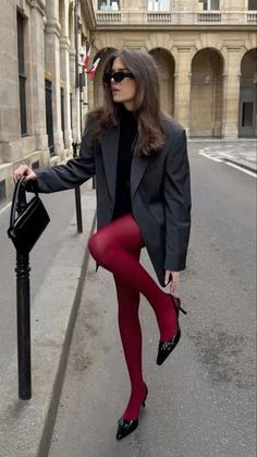 Colored Tights Outfit, Winter Tights, Oufits Casual, Sleek Dress, Stylish Fall Outfits, Winter Outfit Inspiration, Fashion Tights