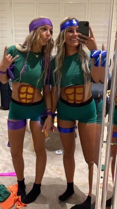 duo halloween costumes, halloween costume ideas, halloween costumes for best friends College Halloween Costume Ideas Group Of 4, Halloween Costumes 2023 Group, Group Couple Costumes, Carnaval Costume Group, Halloween Outfits For Best Friends, Gym Halloween Costume, Group Halloween Costumes For 4 Friends, Ninja Turtles Halloween Costumes, 3 Person Costume Ideas