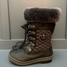 Selling These Awesome Size 9 Ugg Winter Lace Up Boots! These Are Great All-Weather Boots That Have A Removable Sheepskin Fur Liner And Woven/Quilted Fabric Outer-Layer With Rubber Sole. Get Your Winter Closet Ready For Cold Weather And Ski Vacations! :) Measurements: Boots Are Just Under 10" From Top To Bottom And The Fur Liner On Top Adds About 3". Ugg Fur Boots, All Weather Boots, Winter Closet, Weather Boots, Quilted Fabric, Fur Boots, Womens Uggs, Ugg Shoes, Lace Up Boots