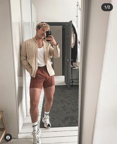 Mode Queer, Gender Fluid Fashion, Queer Fashion, Mens Trendy Outfits, Mens Casual Dress Outfits, Men Stylish Dress, Guys Clothing Styles, Cool Outfits For Men, Mens Fashion Casual Outfits