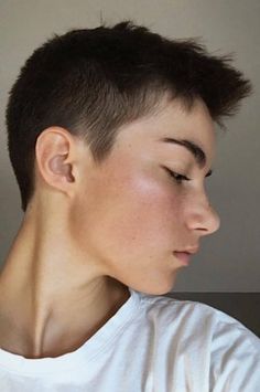 Haircut Tomboy, Butch Haircuts, Shirt Hair Cuts, Nonbinary Hair, Haircut 2020