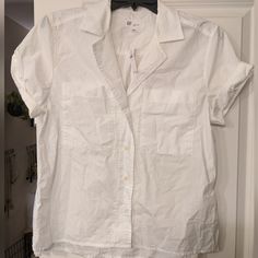 White Gap Camp Shirt. Short Sleeves. Never Worn, Nwt Gap Casual Cotton Blouse, Casual Cotton Blouse By Gap, Gap Summer Button-up Top, Gap Button-up Summer Top, Gap Shirt With Pockets For Spring, Collared Relaxed Fit Tops By Gap, Gap Collared Relaxed Fit Tops, Gap Relaxed Fit Collared Top, Gap Collared Tops With Relaxed Fit