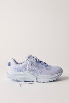 Hoka Tennis Shoes, Sneakers Hoka, Hoka Kawana, Blue Hoka, Blue Tennis Shoes, Cute Running Shoes, Athleisure Style, Pretty Shoes Sneakers