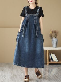 Descrizione
La coulisse e i dettagli delle tasche aggiungono elementi eleganti e pratici a questo look classico, mentre il materiale in cotone denim è arioso e traspirante da indossare nei mesi estivi più caldi.
Caratteristica

Codice Articolo: 7177025093694
Modello: solido
Lunghezza: al polpaccio
In evidenza: coulisse, tasca
Stagione: estate

Consigli per il lavaggio:


A 40 o 60 gradi.

Lavarlo con il bucato colorato, aggiungere un detersivo colorato.

Lavare a mano o in lavatrice. Strap Dress Summer, Moda Denim, Dress Label, Strap Dresses, Retro Summer, Summer Fabrics, Mid Dresses, Lace Maxi Dress, Fashion Mode