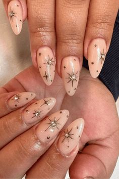 Nails For This Time Of Year, Gel X Nails New Years, Black And Gold Christmas Nail Designs, Christmas/new Years Nail Ideas, Fun Engagement Nails, Vegas Wedding Nails, Winter Nails Gold, New Year Nails Design 2024, Christmas/new Years Nails