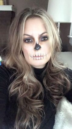 Skeleton Face Painting Easy, Skeleton Face Makeup Halloween, Skeleton Halloween Face Paint, Skeleton Costume Face Paint, Simple Halloween Skeleton Makeup, Candy Skeleton Makeup, Skelton Pretty Makeup, Skeleton Makeup Diy Simple, Simple Scary Face Paint