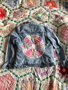 Retro Cotton Patchwork Denim Jacket, Retro Cotton Denim Jacket With Patchwork, Retro Patchwork Denim Jacket, Sherpa Denim Jacket, Lined Jeans, Womens Jackets, Vintage Quilt, Saint Paul, Sherpa Lined