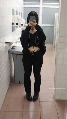 Alt Clothes, Fits Aesthetic, Future Outfit, Streetwear Fashion Women, Alternative Outfits, Goth Outfits, Feminine Outfit, Cute Simple Outfits, Really Cute Outfits