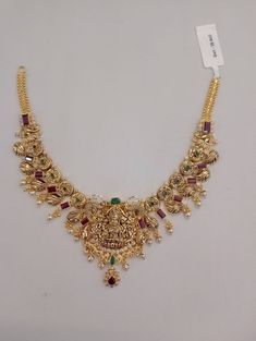 Lalitha Jewellery Collections, Neck Sets Jewellery Gold, Short Necklace Designs Gold, Short Gold Necklace, Pretty Gold Necklaces, Gold Earrings For Kids, Gold Earrings Indian, Bridal Necklace Designs