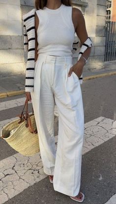 How to Style the Coastal Grandmother Trend - the gray details White Trousers Outfit, White Linen Pants Outfit, White Linen Outfit, White Linen Trousers, Linen Pants Outfit, White Pants Outfit, Ibiza Outfits, Trouser Outfit, European Summer Outfits