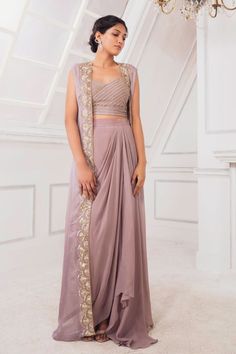 Drape Skirt Dress, Outfit For Cocktail Party Indian, Cowl Skirt Outfit, Festive Pre-draped Fitted Sets, Fitted Pre-draped Lehenga For Evening, Fitted Draped Evening Choli, Draped Fitted Choli For Party, Fitted Draped Pink Set, Pink Fitted Draped Set