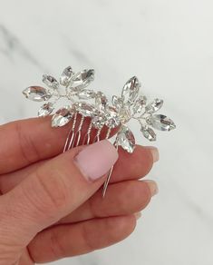 Grace Petite Comb - Shop Bridal Combs & Pins | Dareth Colburn Short Hair Clips, Bridal Short Hair, Accessories Elegant, Veil Hairstyles, Bridal Comb, Elegant Lady, Bridal Hair Comb, Boho Designs, Wedding Diy