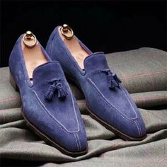 Luxury New Tassel Loafers Style Blue Color Suede Leather Men's Shoes on Storenvy Blue Suede Loafers, Fringe Shoes, Tassel Shoes, Business Casual Shoes, Custom Design Shoes, Boots Vintage, Shoes Spring, Suede Tassel, Brogue Shoes