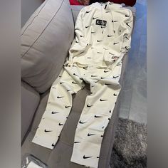 Men’s Kith Sweatsuit Collaboration With Nike Nba Pants Are Brand New Tiny Little Two Dots Dirty Removable With Dry Cleaning Or Washing In The Machine L Hoodie Worn Once Tiny Stain On Arm Removable As Well Size Xl Purchased In Bergdorf Goodman Standard Fit Sporty White Long Sleeve Set, White Athleisure Loungewear Sets, White Long Sleeve Sets For Streetwear, White Long Sleeve Streetwear Sets, White Long-sleeved Athleisure Set, White Long Sleeve Athleisure Sets, White Cotton Athleisure Sets, White Fitted Streetwear Sets, White Athleisure Streetwear Sets