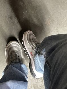 Air Max 97 Silver Bullet, Nike Shoes Collection, Kurt Cobain Style, Streetwear Inspo, Vintage Sneakers