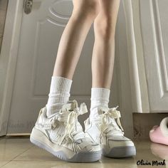 Olivia Mark - White Breathable Couple Street Skateboard Thick-soled Loafers Sneakers Casual Non-slip Synthetic Skate Shoes, Cream Casual Skate Shoes With Laces, Marathon Running Shoes, Pu Heels, Loafer Sneakers, Fashion Flats, Olivia Mark, Fashion Bags, Skateboard