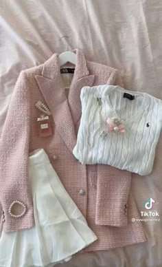 Pink Academia Outfits, Pastel Academia Outfit, Old Money Fits, Pink Academia, Sixth Form, Old Money Outfits, Pieces Of Clothing, Money Aesthetic, Old Money Aesthetic