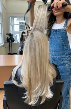 Highlighted Platinum Blonde Hair, Butter Blonde With Dimension, Blonde One Length Hair, Swedish Hair Blonde, Winter Blonde Hair Ideas, All Over Highlights Blonde, Brit Harvey Hair, Blonde Hair That Grows Out Well, Light Blonde With Shadow Root