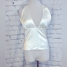 Nwt Zara Tie Back Halter Top L Halter Neck Top For Summer Wedding, Summer Wedding Halter Neck Top, White Zara Top For Wedding, White Fitted Halter Neck Blouse, Zara Elegant Halter Neck Top, Zara Fitted Halter Neck Top, Zara Fitted Sleeveless Halter Top, Zara Tops, Tie Backs