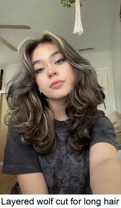 Layered wolf cut for long hair Top Demanding wolf haircut ideas for long hair Hair Color Streaks, Wolf Cut, Hair Stylies, Haircuts Straight Hair, Hair Dye Colors, Hair Inspiration Color, Cut My Hair, Hair Inspo Color, Aesthetic Hair