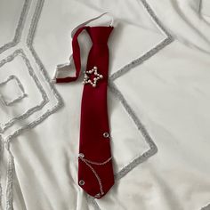 Costume Red Tie With Star. Clip On Tie. Never Used. Black Suit White Shirt Red Tie, Red And White Accessories, Ties Aesthetic, Orla Gartland, Piano Photoshoot, Mcu Shifting, Billie Concert, Outfit With Tie, Skz Concert