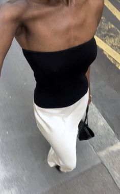 Black White Summer Outfit, Chic Classy Summer Outfits, Sade Inspired Outfit, French Country Outfit, Classy Outfits Dinner, Summer Outfits Fancy, White Silk Skirt Outfit, Jeans Set Outfit, Classy Style Aesthetic