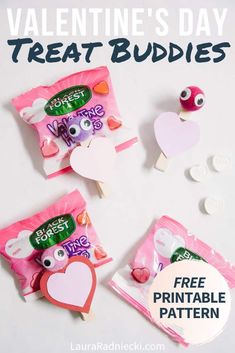 Looking for ideas of Valentine treats for school? Here is a step-by-step tutorial showing how to make Valentine's Day treat buddies. Clip a treat into the clothespin and you're done! Valentine Treats For School, Felt Ball Crafts, Treats For School, Felt Ball Wreath, Heart Shapes Template, Valentine Decor, Felt Ball Garland, Felt Balls