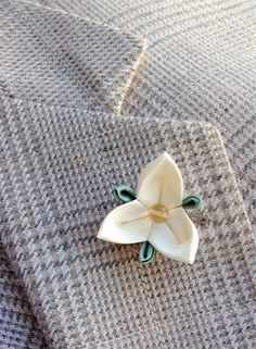 Custom Lapel Pins Men Lapel Pin Flower Lapel Pin White Lapel Flower Trillium Kanzashi Brooch Silk Bo Elegant Cream Brooches For Formal Occasions, White Handmade Flowers Lapel Pin For Gifts, White Handmade Flowers Lapel Pin As Gift, Handmade Flower Lapel Pin For Gifts, Classic White Brooches For Formal Occasion, Classic White Brooch For Formal Occasions, Elegant White Lapel Pin Brooch, Elegant White Brooches With Handmade Flowers, Elegant White Lapel Pin For Wedding