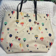 Vintage Kate Spade Hot Air Balloon Tote. This Colorful Bag Is Perfect For Any Outfit. Exterior Is Heavy Coated Canvas, With Bright Pink Signature Interior. No Dust Bag, Kept In Non-Smoking Home. Balloon Print, Vintage Kate Spade, Bags Kate Spade, Colorful Bags, Printed Balloons, Print Tote, Hot Air Balloon, Air Balloon, Hot Air