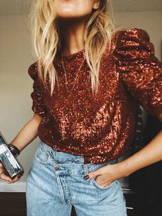 FESTIVE LOOKS – HOW DO YOU WEAR THAT | Caitlyn Warakomski Cooler Look, Looks Street Style, Outfit Look, Mode Inspo, Fashion Mode, Looks Style, Mode Inspiration, Looks Vintage, Holiday Fashion