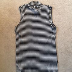 Gap Sleeveless Mock Neck Tank Stretch Jersey Fabric Black And White Stripes New With Tags Size M Plaid Tuxedo, Tan Hoodie, Vintage Crewneck Sweatshirt, Sleeveless Mock Neck, Mock Neck Tank, Half Sleeve Blouse, Womens Sleeveless Tops, Muscle T Shirts, Vintage Crewneck