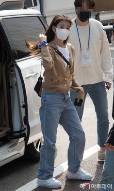 Iu Airport Fashion, Iu Style, Cute Traveling Outfits, Ootd Airport, Idol Life, Estilo Madison Beer, Lee Jieun