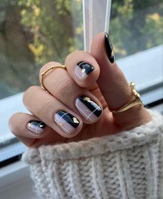 _by_shelley. Pearl Nails With Gold Flakes, Black White And Gold Nails, 2024 Nails, January Nails, Gold Nail, Classic Nails, Black Nail Designs, Nails Pink, Short Nail Designs