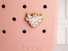 Enhance your Bogg Bag with our Highland Cow Bogg Bag Charm! Add a touch of personality to your bag with our variety of charms, bits, and decor pieces. Add a fun twist to your Bogg Bag, we have something for everyone. Elevate your style and make your bag stand out from the crowd with our unique selection of Bogg Bag accessories. Shop now and give your Bogg Bag a personalized touch!  DETAILS  → Each charm is 2.5 inches wide. Bogg Bag screw is a tight fit and won't rotate on Bogg Bag holes. Screw d Novelty Pink Bags For Gifts, Pink Novelty Bags For Everyday Use, Pink Novelty Bag For Everyday Use, Novelty Portable Bag For Gift, Novelty Pouch Bags For Everyday Use, Bogg Bag Accessories, Bag Accessories Diy, Bogg Bag, Bow Bag