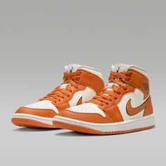 It's New Shoes Wmns Air Jordan 1, Air Jordan 1 Mid Se, Belle Silhouette, Nike Air Jordan 1 Mid, Womens Air Jordans, Jordans Women, Nike Air Jordan 1, Jordan 1 High, Air Jordan 1 Mid