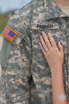 Great pose and composition! Military Couple Pictures, Military Couples Photos, Military Couples