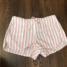 One Size Fits All!!! (Would Fit Xs) Brandy Melville Summer, Brandy Melville Jeans, Sweats Set, Brandy Melville Shorts, Maroon Shorts, Billabong Women, Mini Shorts, Dark Wash Jeans, Denim Overalls