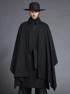 Cape Fashion, Peacoats, Jackets Winter, Wool Cape, Neue Outfits, Winter Coats, Dark Fashion