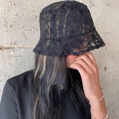 Melhor preço para chapéu de balde respirável vintage - Shoptery Spring Party Bucket Hat, Trendy Black Summer Hat, Trendy Black Cloche Hat For Spring, Black Trendy Cloche Hat For Spring, Elegant Black Adjustable Bucket Hat, Elegant Adjustable Black Bucket Hat, Trendy Black Cap-style Bucket Hat, Trendy Black Bucket Hat For Vacation, Black Spring Bucket Hat