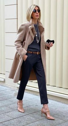 Easy Everyday Outfits, Mode Over 50, Hiking Tattoo, Outfits For Women, Looks Chic