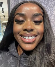 Girls With Grills, Girl Grillz, Pretty Teeth, Grillz Teeth, Xoxo Jewelry, Diamond Teeth, Dope Jewelry Accessories, Frontal Wig Hairstyles, Gold Grillz