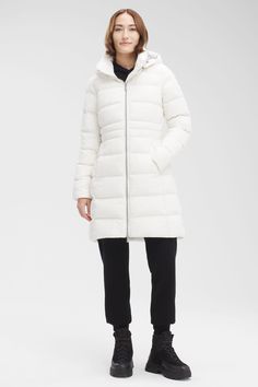 The Aurora Parka is crafted in Ventera— a luxurious, water-repellent fabric with a soft-to-the-touch finish. The body of the jacket has clean, contoured lines and minimalistic quilting, while the interior drawcord enhances the effortless silhouette. Parka Jacket Women, Canada Goose Women, Men Parka, Canada Goose Mens, The Aurora, Womens Parka, Water Repellent Fabric, Knitwear Men, Parka Jacket