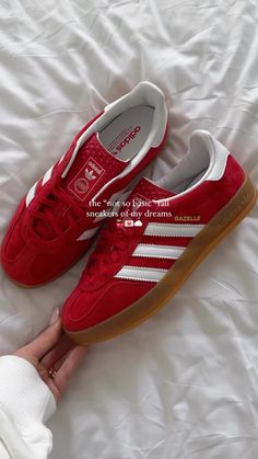 Red Spezial Adidas, Nike Shoes Air Force, Stunning Shoes, Adidas Outfit, Red Adidas, Shoe Inspo