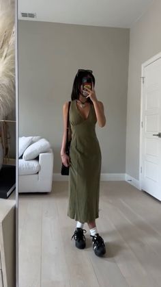 Japan In Summer Outfit, Singapore Summer Outfit, Hot Weather Modest Outfits, What To Wear In Vietnam Outfit Ideas, Casual Cruise Outfit Ideas, Mid Size Earthy Outfits, Nyc Dress Outfits, Shorts Outfits Denim, Casual Alternative Outfits Summer