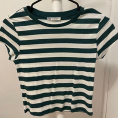 Never Worn! Great Condition Green Size Small Cropped Trendy White Zara T-shirt, Zara White Graphic Tee Tops, White Graphic Tee By Zara, Basic White Zara T-shirt, Zara Striped Crew Neck Top, Trendy Striped Zara Tops, Zara Tshirt, Zara T Shirt, Zara Tops