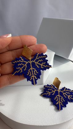 𝐌𝐚𝐩𝐥𝐞 leaf  earrings, 𝐌𝐚𝐝𝐞 𝐢𝐧 𝐌𝐢𝐲𝐮𝐤𝐢 𝐛𝐲 𝐂𝐨𝐥𝐨𝐦𝐛𝐢𝐚𝐧 𝐚𝐫𝐭𝐢𝐬𝐚𝐧𝐬, 24K Gold Plated. Maple Seed Earrings, Maple Leaf Beaded Earrings, Maple Leaf Jewelry, Handmade Adjustable Leaf-shaped Earrings, Maple Leaf Jewelry Handmade, Tampa Fl, Jewellery Storage, Jewelry Boxes, Leaf Earrings